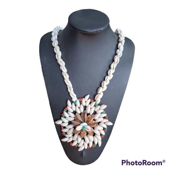 Set of 3 cowrie shells necklace Made with cowrie sea shells boho - Picture 4 of 11